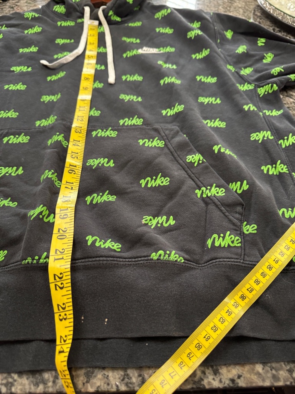 Nike vintage Black Hoodie with Green Script logo Print XL - Picture 8 of 12